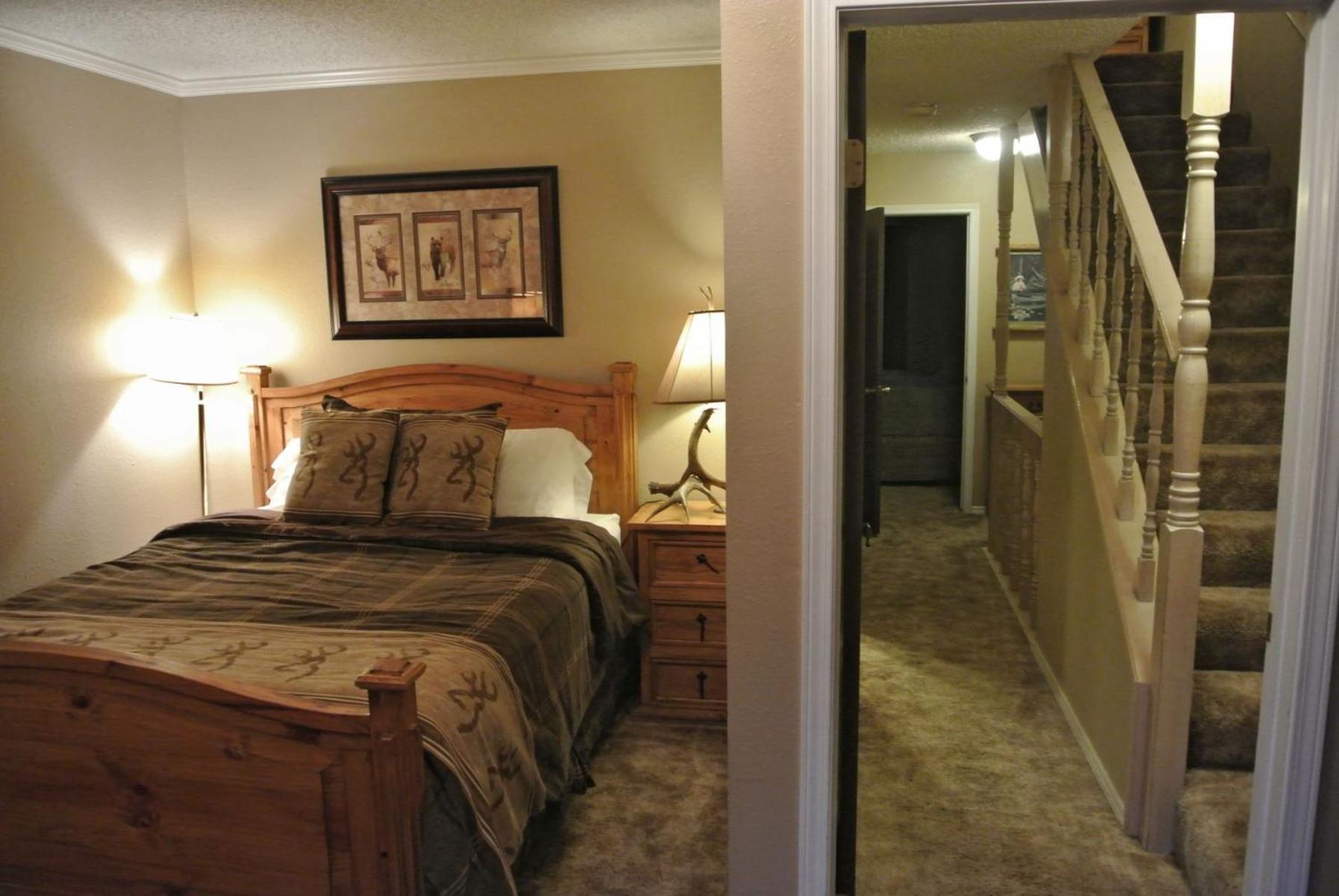 Claim Jumper Townhouse 16 - On The River - Across From The Fishing Ponds - In Town - Near The Ski Area - Fireplace - Wifi - Sate เรดริเวอร์ ภายนอก รูปภาพ