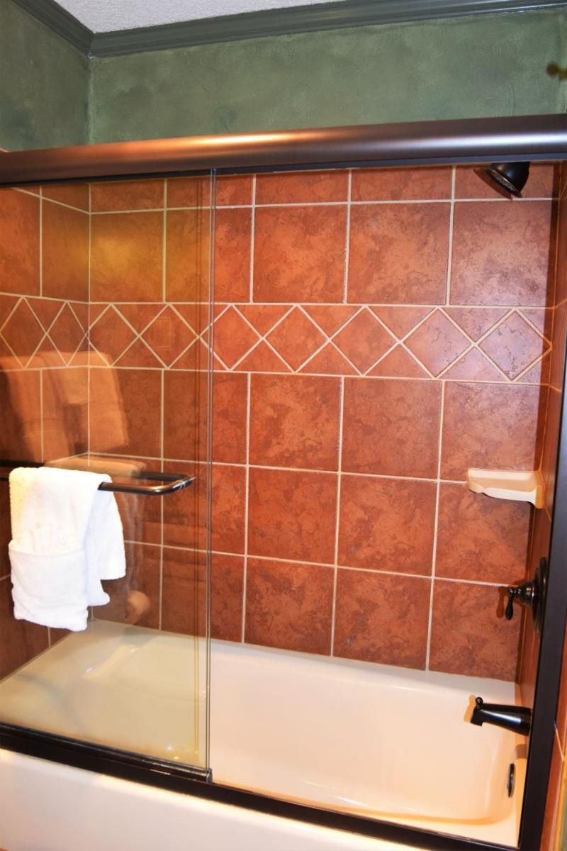 Claim Jumper Townhouse 16 - On The River - Across From The Fishing Ponds - In Town - Near The Ski Area - Fireplace - Wifi - Sate เรดริเวอร์ ภายนอก รูปภาพ