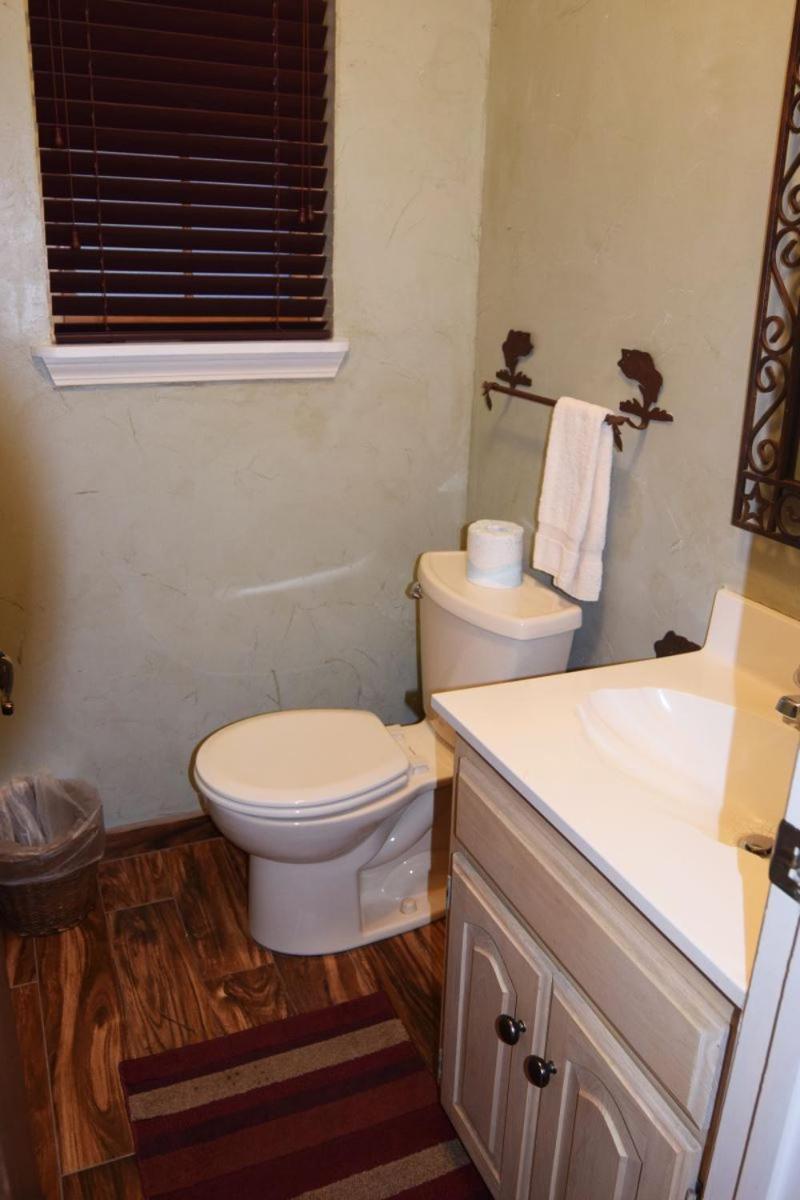 Claim Jumper Townhouse 16 - On The River - Across From The Fishing Ponds - In Town - Near The Ski Area - Fireplace - Wifi - Sate เรดริเวอร์ ภายนอก รูปภาพ