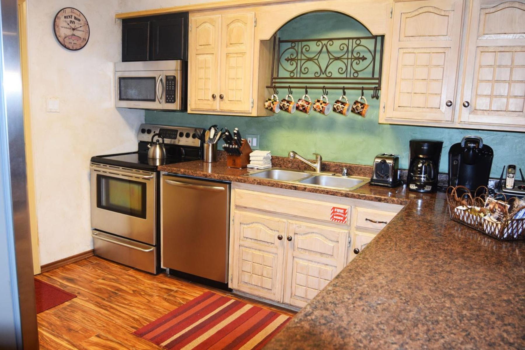 Claim Jumper Townhouse 16 - On The River - Across From The Fishing Ponds - In Town - Near The Ski Area - Fireplace - Wifi - Sate เรดริเวอร์ ภายนอก รูปภาพ