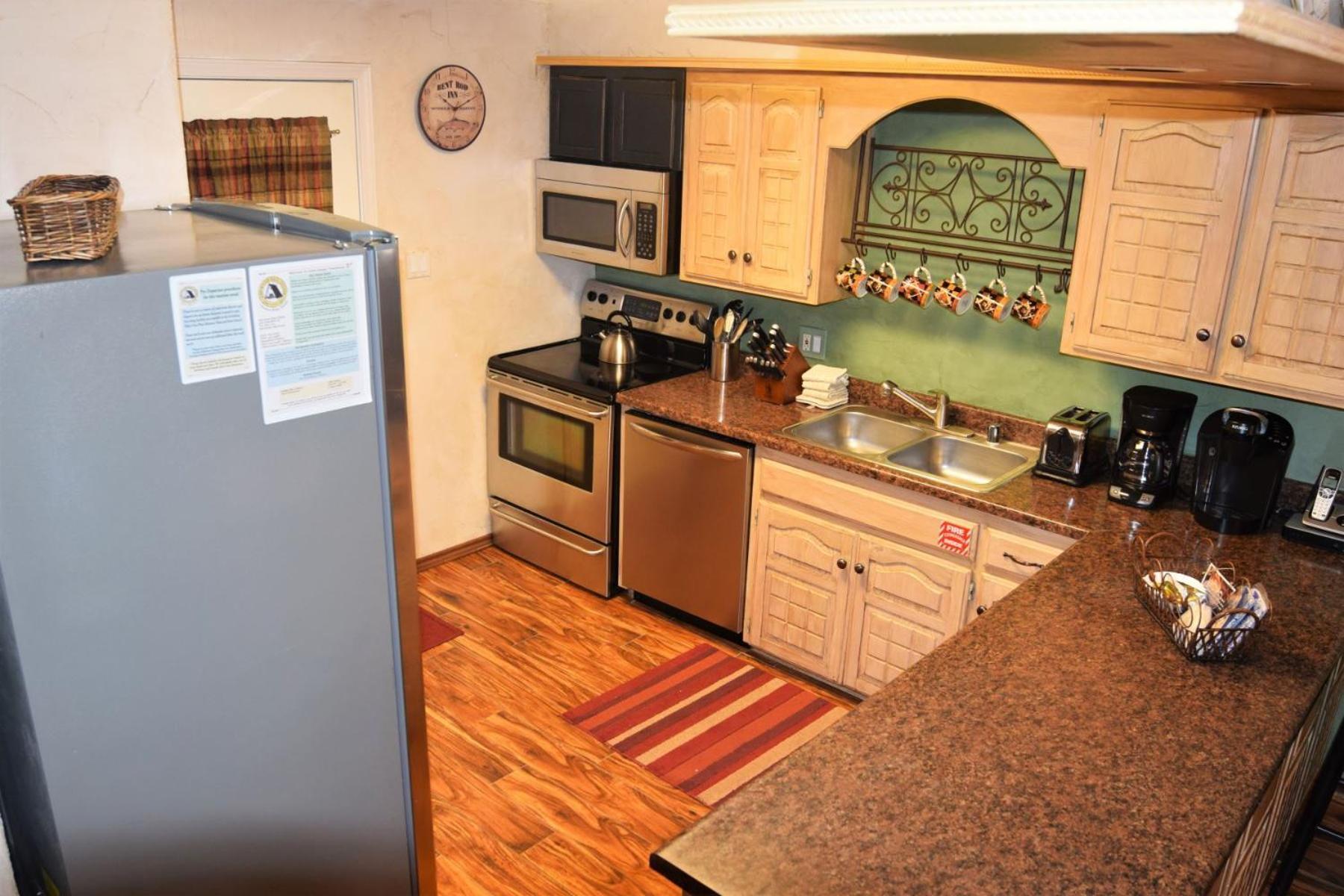 Claim Jumper Townhouse 16 - On The River - Across From The Fishing Ponds - In Town - Near The Ski Area - Fireplace - Wifi - Sate เรดริเวอร์ ภายนอก รูปภาพ