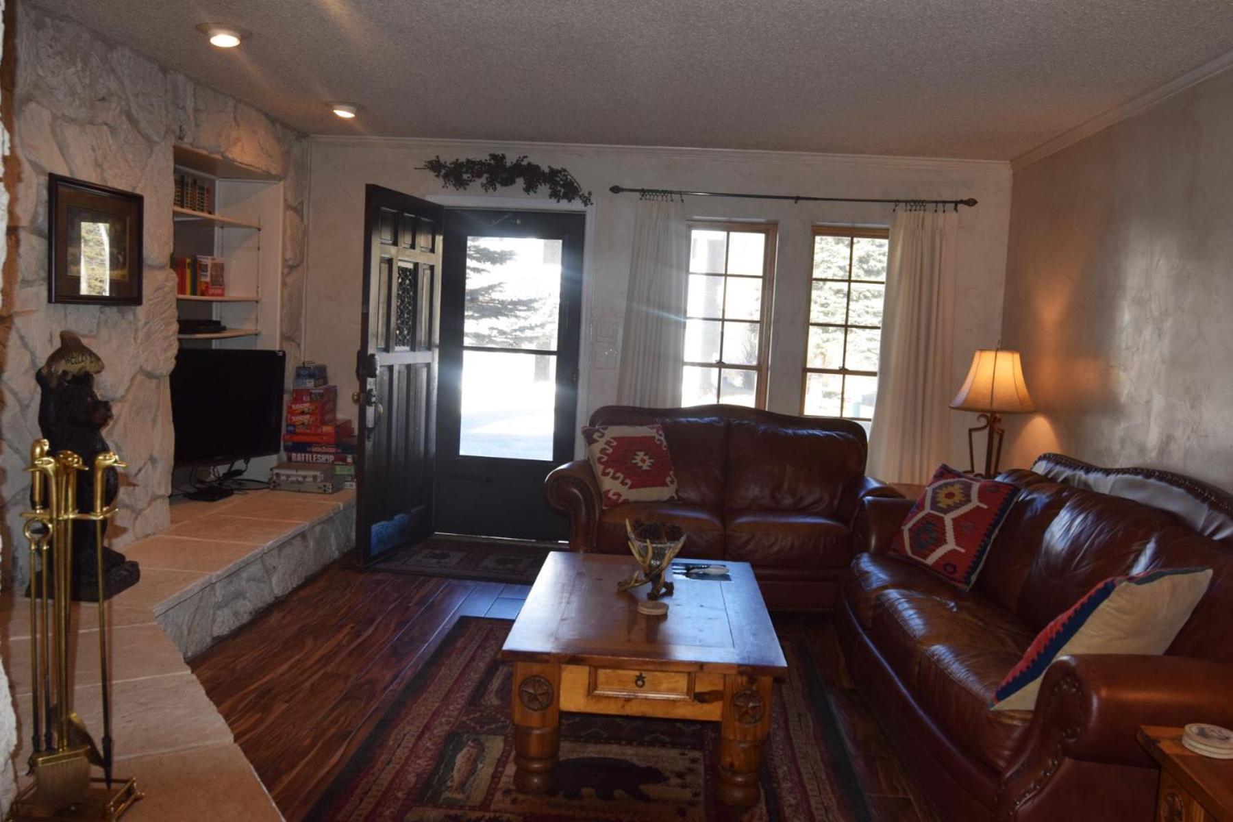 Claim Jumper Townhouse 16 - On The River - Across From The Fishing Ponds - In Town - Near The Ski Area - Fireplace - Wifi - Sate เรดริเวอร์ ภายนอก รูปภาพ